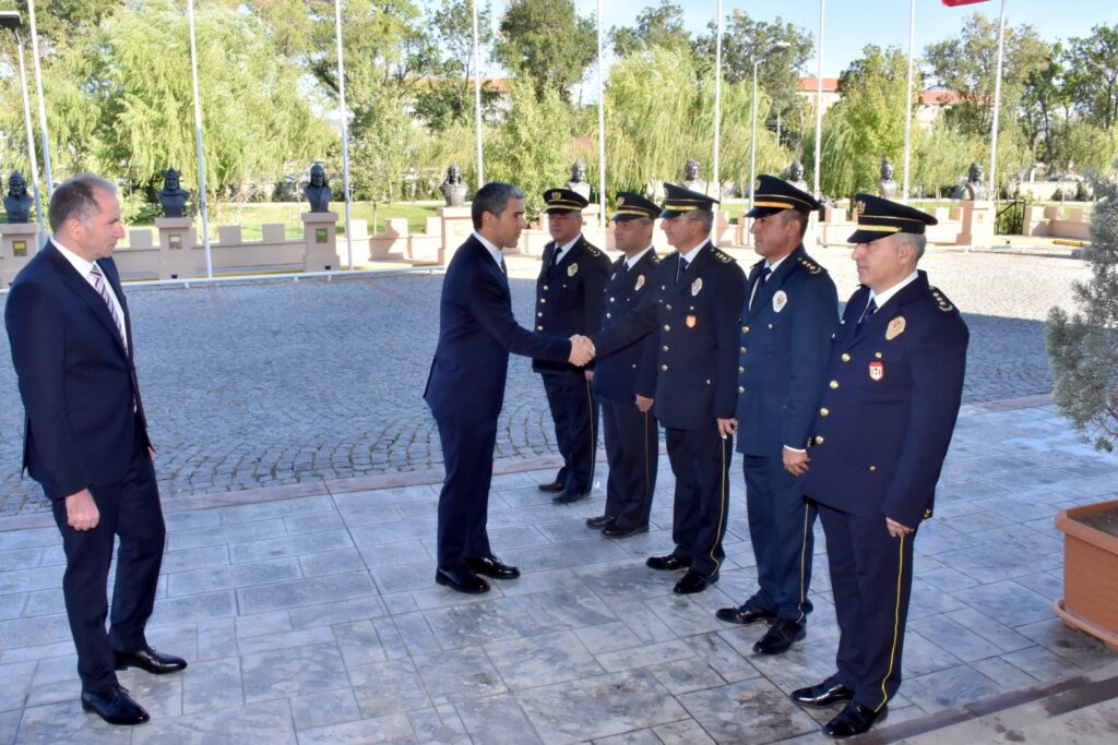 Uşak Valisi Dr. Naci Aktaş’tan İl Emniyet Müdürü Taner Çiftçi’ye Ziyaret - 555619984 1211300501026388 2248864214261587045 n