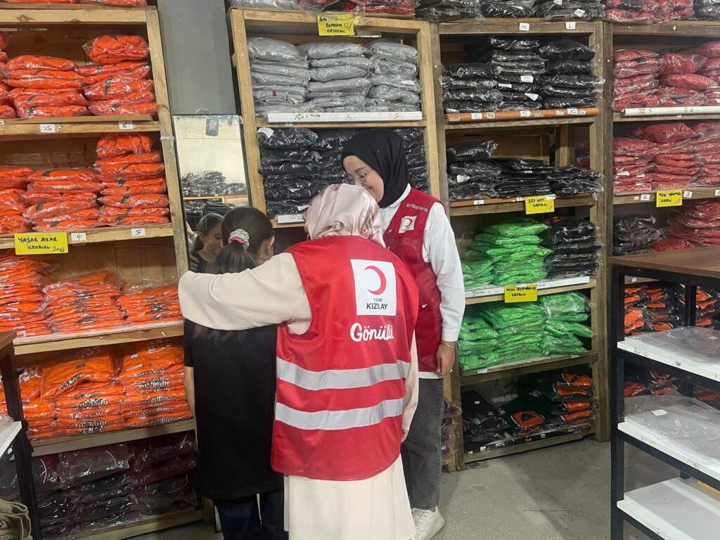 Türk Kızılay Uşak İl Merkezi’nden Eğitimde Fırsat Eşitliği İçin Destek - 5d533863 2bbc 4a53 888e 75f698eaa289