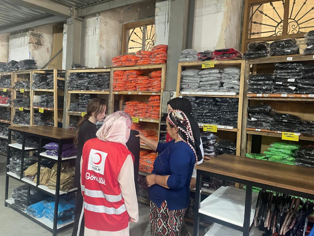 Türk Kızılay Uşak İl Merkezi’nden Eğitimde Fırsat Eşitliği İçin Destek - f31702bc fe49 4654 b7c2 1221c07a0ead