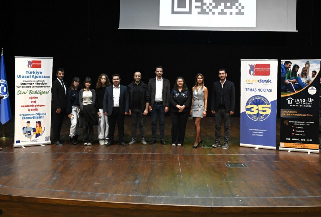 Lang Up Akademi, Uşak Üniversitesi’nde Gençlerin Geleceğine Dokundu! - 733a6661 9c80 43f4 90ab 39e4997d71d1