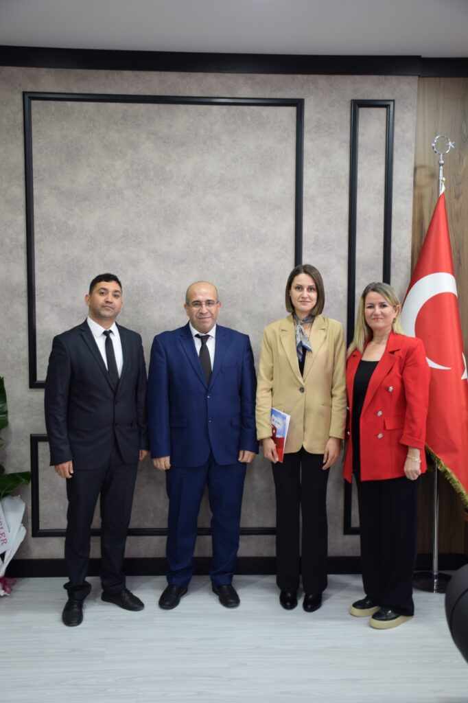 Uşak PTT’den 185. Yıla Özel Ziyaret: Kaymakam Eda Nur Yurt’a Nezaket Çıkarması - c688ad69 9c8e 4f02 b2a5 8b8decff6f5a