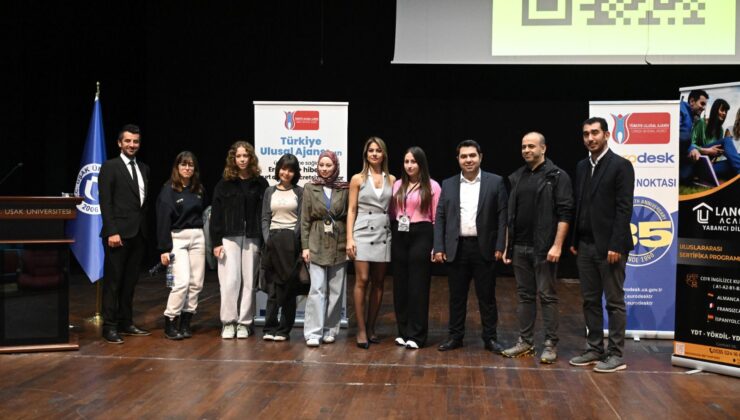 Lang Up Akademi, Uşak Üniversitesi’nde Gençlerin Geleceğine Dokundu!