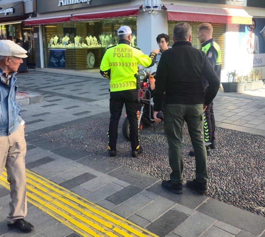 Uşak’ta Trafiğe Kapalı Alanda Motosiklet ve Bisiklet Uygulaması Gerçekleştirildi - 69aada7f 62b1 4d3e 9670 ba1ae2a47bc8