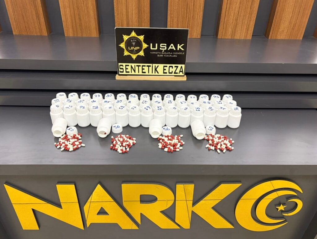 Uşak’ta Narkotik Operasyonları: 5 Bin 924 Adet Sentetik Ecza Ele Geçirildi, 6 Şüpheli Tutuklandı - 624530540 17898802263381121 7179212871232504793 n