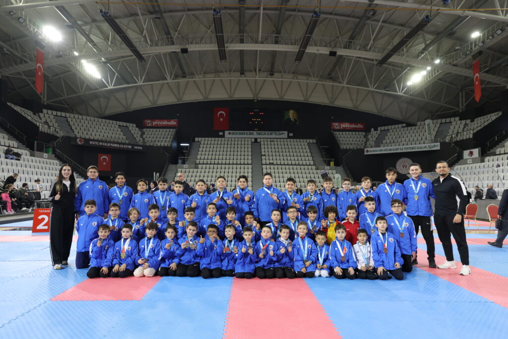 Manisa’da Düzenlenen Türkiye Yıldızlar Ligi 2. Murat Eşsiz Etabı Karate Müsabakasında Uşak’tan Büyük Başarı - df28e62a 8264 4d14 baa9 185314be646c