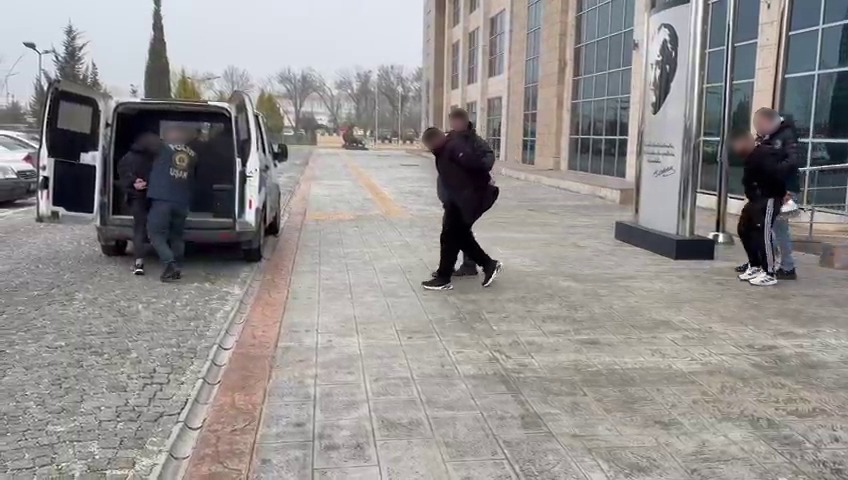 Uşak Emniyet Müdürlüğünden Uyuşturucuya Darbe: 3 Operasyonda 5 Tutuklama - 4fd9cd7c cb58 4ecf a0f1 3047e98949b0