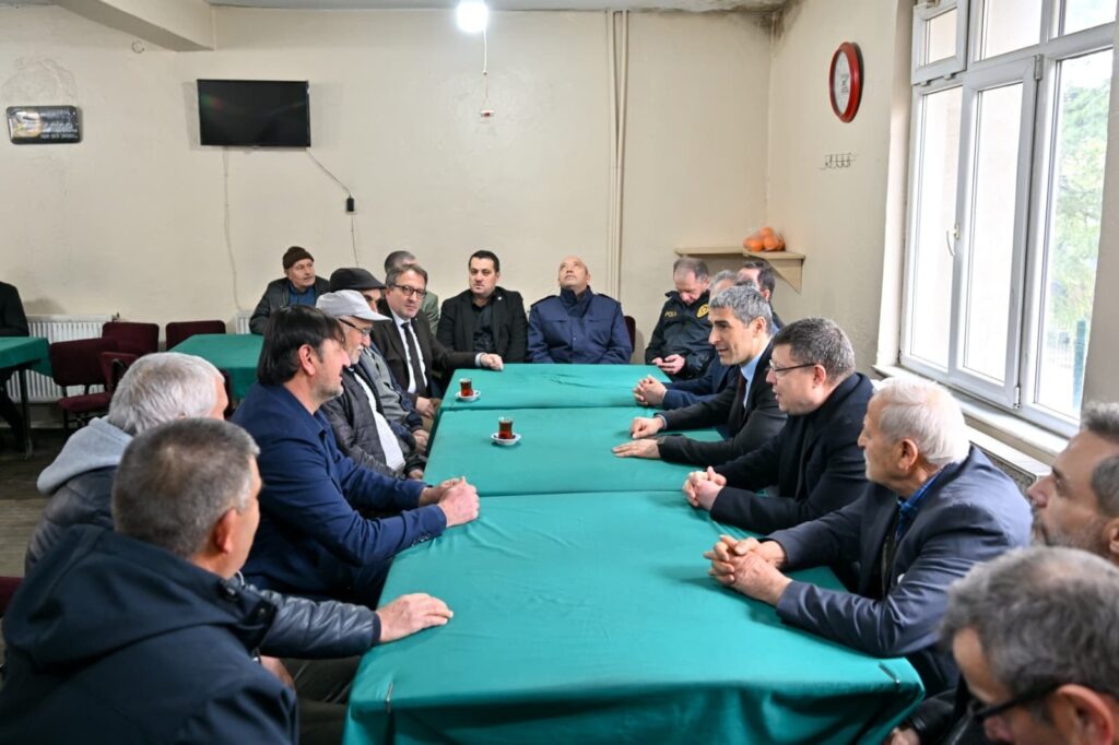 Dr. Naci Aktaş, köy ziyaretleri programı kapsamında Güre Köyü’nü ziyaret ederek vatandaşlarla bir araya geldi. - 631655808 1215999574037576 7374386589117191750 n