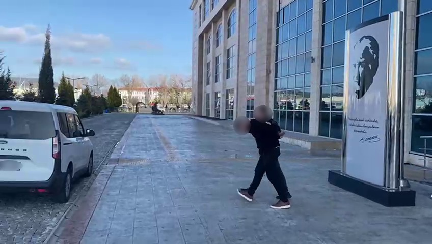 Uşak Emniyet Müdürlüğünden Uyuşturucuya Darbe: 3 Operasyonda 5 Tutuklama - d23b066e cbc4 426a b9f1 bf9b90b04ac2