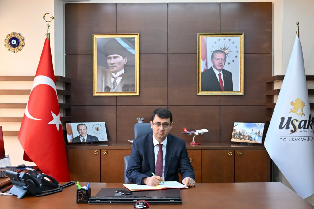 Vali Serdar Kartal Uşak’ta Görevine Başladı - valiserdarkartal 2