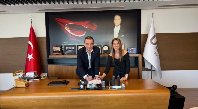 Lang Up Akademi ile Uşak Ticaret ve Sanayi Odası Arasında Nitelikli Eğitim İş Birliği