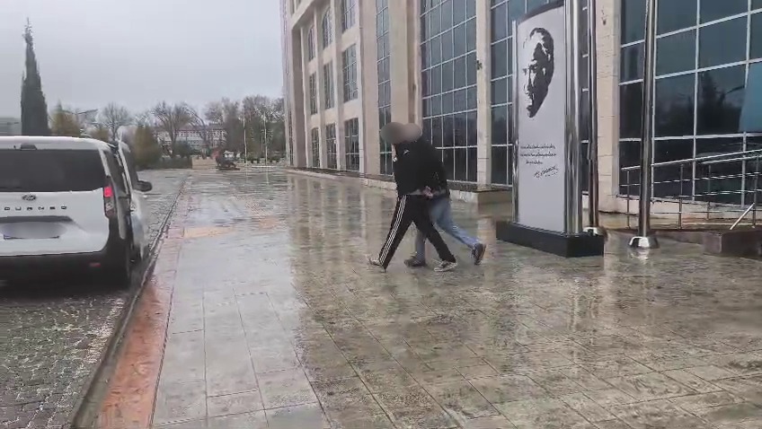 Uşak’ta Uyuşturucu Madde İmal ve Ticaretine Yönelik Operasyon: 2.172 Adet Sentetik Ecza Ele Geçirildi