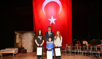 12 Mart İstiklal Marşı’nın Kabulü ve Mehmet Âkif Ersoy’u Anma Günü Programı Uşak’ta Düzenlendi