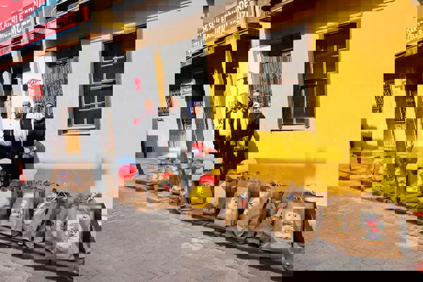 Uşak Kent Konseyi Engelliler Meclisi’nden Ramazan’da Sosyal Dayanışma Örneği: “Askıda Bayramlık” Projesi