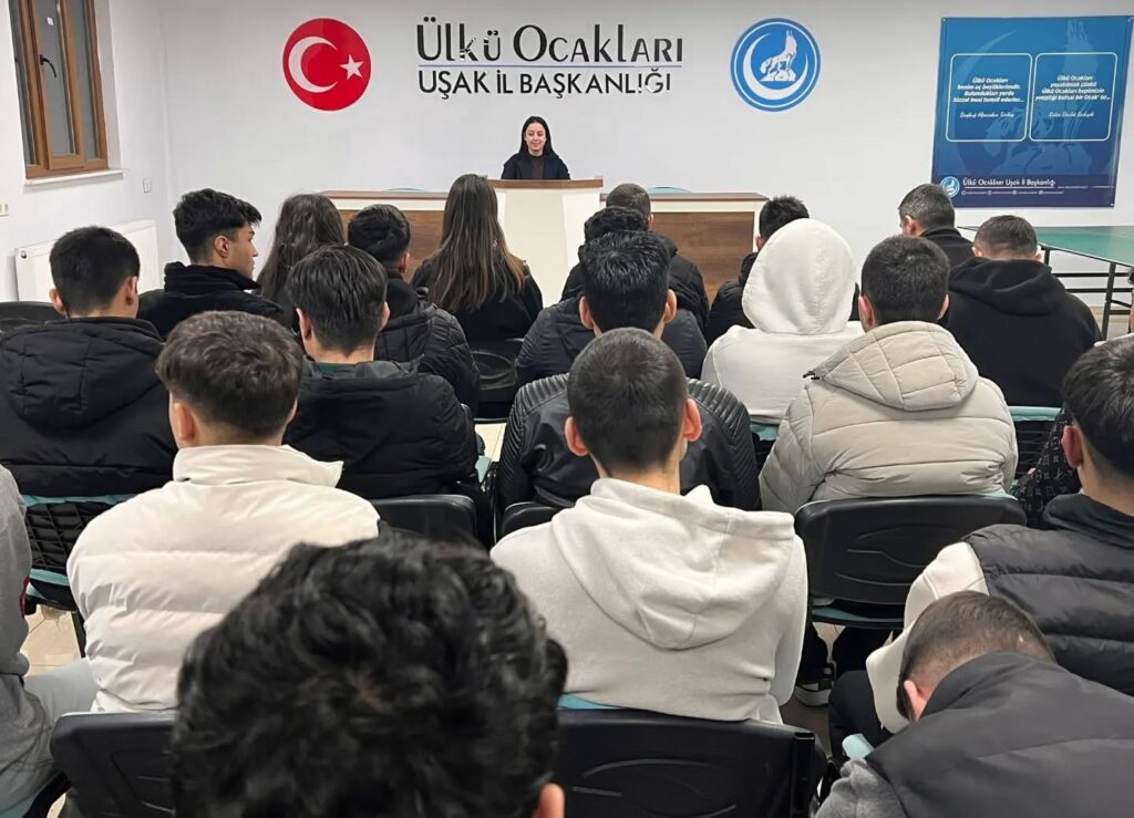 Ülkü Ocakları Uşak İl Başkanlığında Bahar Dönemi Eğitim Seminerleri Devam Ediyor - a99813c9 aa10 4429 9cdd 4fbe41488993 1