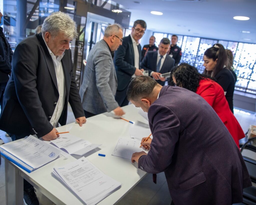 UOSB Yönetim Kurulu Güven Tazeledi - 089ed75c 0afd 4318 b892 5ad8bb072b20