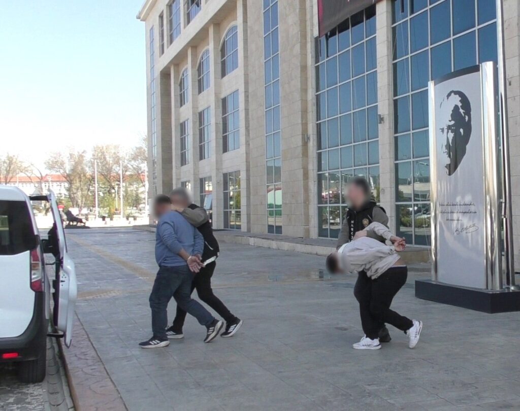 Uşak’ta Uyuşturucu Operasyonları: 3 Şüpheli Tutuklandı - 4emniyet