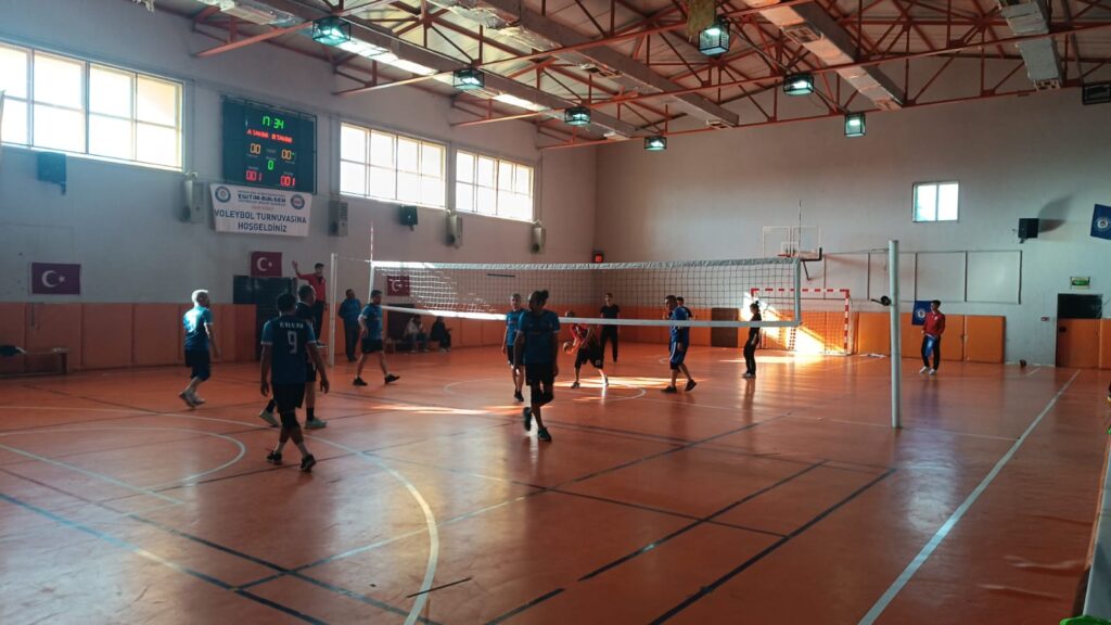 Eğitim Bir-Sen Uşak Şubesi Voleybol Turnuvası Başladı - 59a1c12e 316d 470b b7d4 e32fc0da69b0