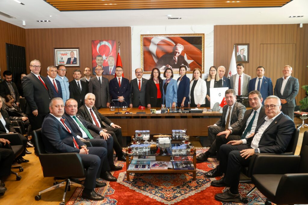 Uşak Belediye Başkan Vekili Sayın Av. Hatice Terekeci Özkan Görevine Başladı - 663331072 1264599675813971 8096071143908392216 n