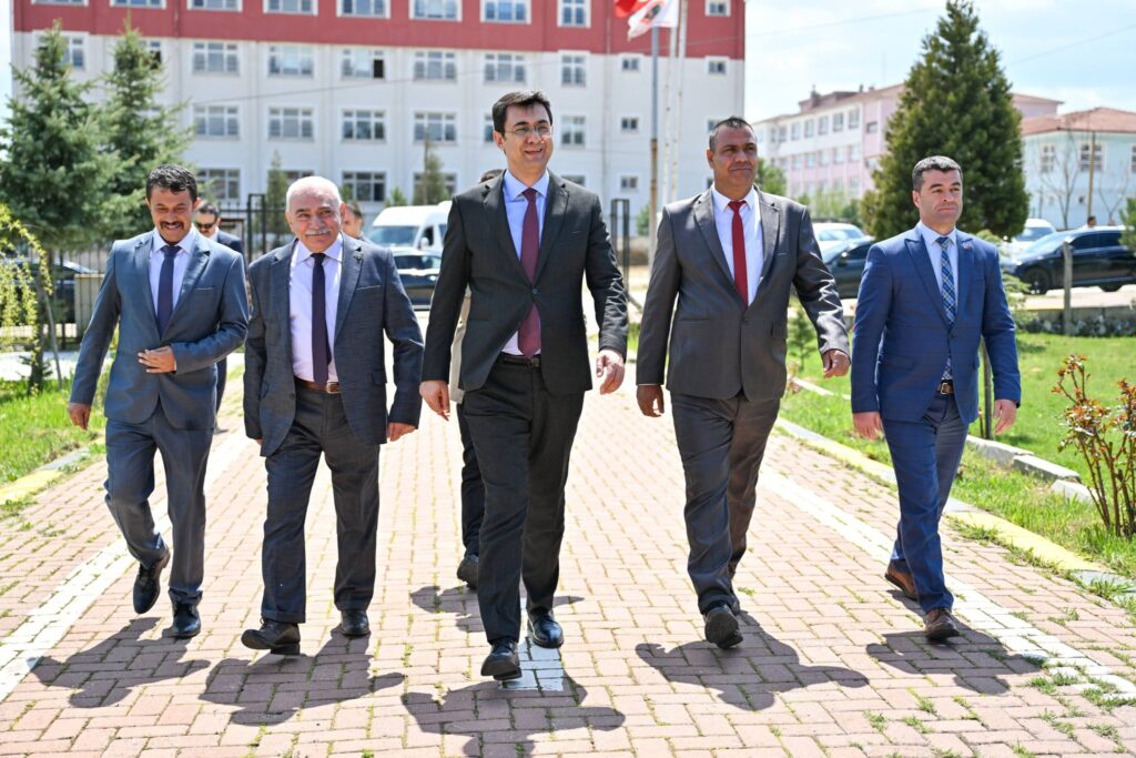 Uşak’ta Toplumsal Birlik Vurgusu: Vali Serdar Kartal’dan Cemevi Ziyareti - 677167945 1271043088533224 988232839172880904 n