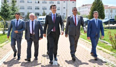 Uşak’ta Toplumsal Birlik Vurgusu: Vali Serdar Kartal’dan Cemevi Ziyareti