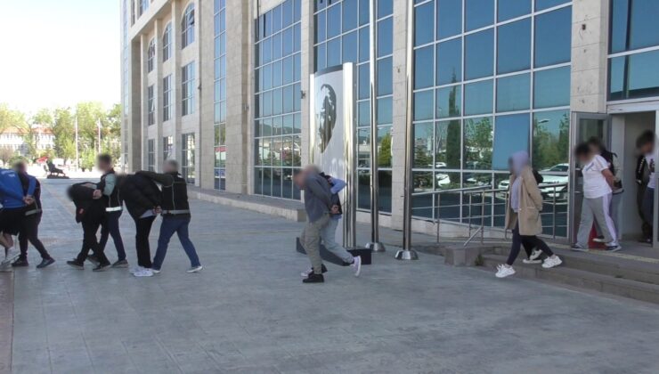 Uşak’ta Uyuşturucuya Büyük Darbe: 9 Şüpheli Tutuklandı, Binlerce Madde Ele Geçirildi