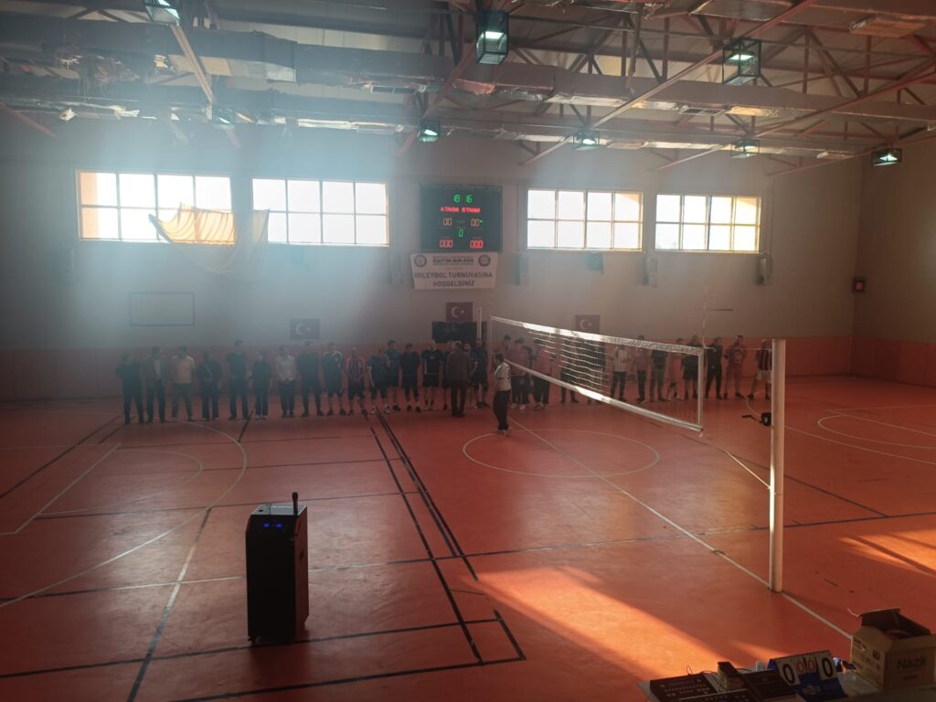 Eğitim Bir-Sen Uşak Şubesi Voleybol Turnuvası Başladı - 6c7a4b83 393d 47bd 82dd 4fdb4706a482