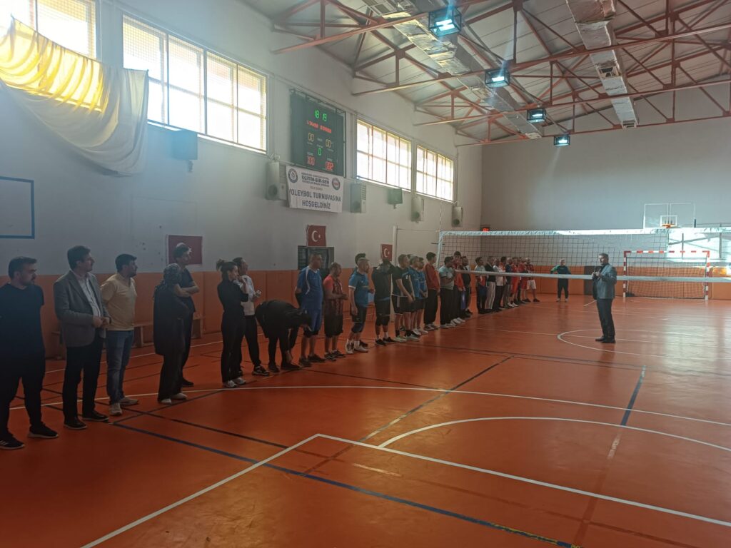 Eğitim Bir-Sen Uşak Şubesi Voleybol Turnuvası Başladı - 76603a8d 24c2 48a9 b49f 805e6b0a53e0