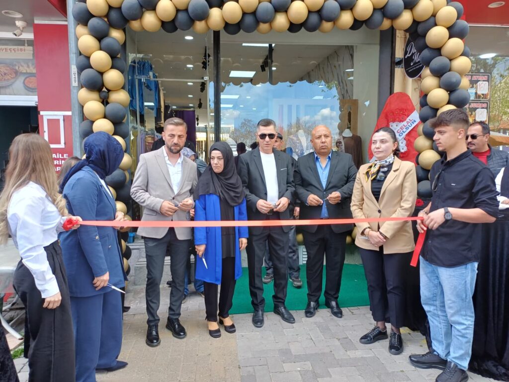 Uşak’ta Yeni Bir Girişim: Diva Moda Evi Görkemli Törenle Hizmete Açıldı - 868f939d 8180 488f 956c 277242a3d67d