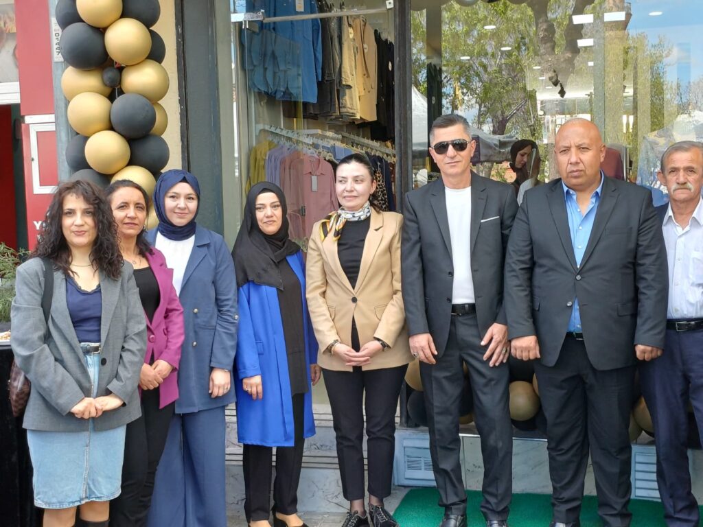 Uşak’ta Yeni Bir Girişim: Diva Moda Evi Görkemli Törenle Hizmete Açıldı - 9b2589a8 d1ed 4f38 9940 6a0a3faae57d