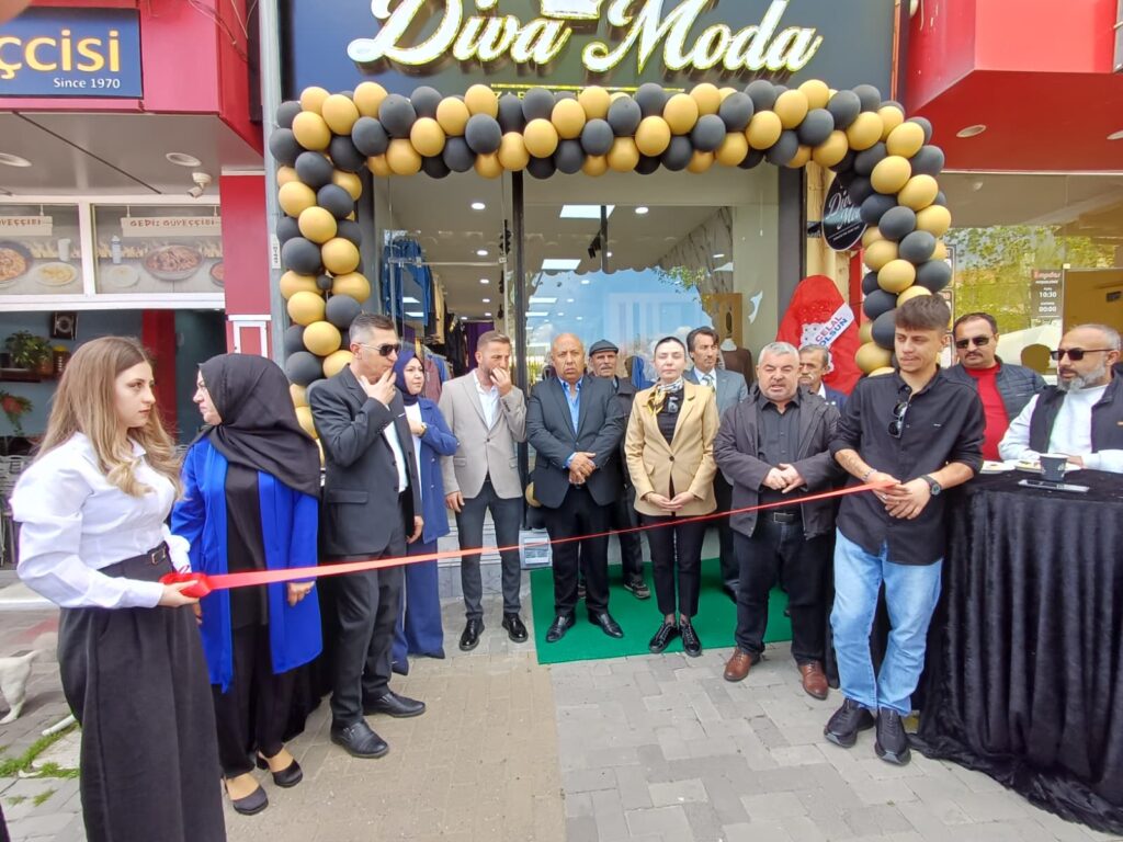 Uşak’ta Yeni Bir Girişim: Diva Moda Evi Görkemli Törenle Hizmete Açıldı - a81f0fa9 44de 4a7d 8d83 a4dd9759bf25