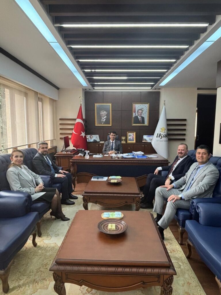 Uşak Valisi Serdar Kartal’a Anemon Uşak Otel Yönetiminden Nezaket Ziyareti - b4cf81ba 3017 4991 9c7c 233953257b0d 740x420 2