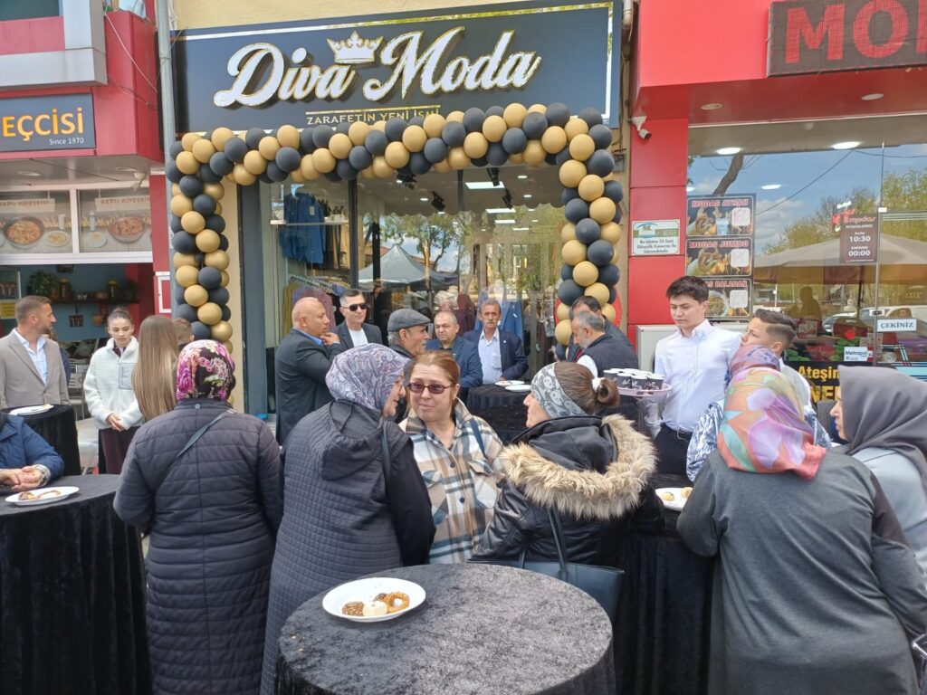 Uşak’ta Yeni Bir Girişim: Diva Moda Evi Görkemli Törenle Hizmete Açıldı - c56196c0 3a9c 4be6 8f64 44d9c8a101c0