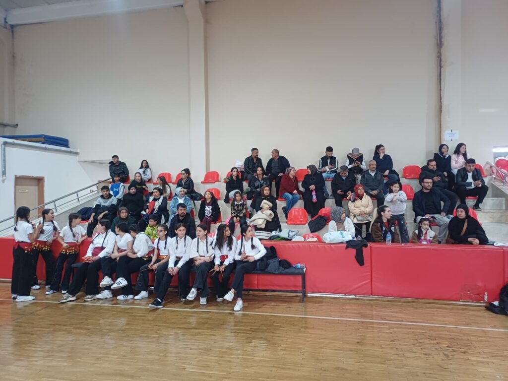 UŞAK’TA 23 NİSAN COŞKUSU: TÜPRAG ANADOLU İMAM HATİP ORTAOKULU’NDA ANLAMLI KUTLAMA - c9707a85 af04 48a5 930c bc1807db746d