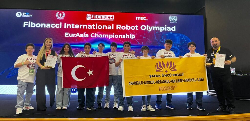 Uşak’tan Uluslararası Arenaya: Şafak Öncü Koleji Robotik Takımları Avrasya Şampiyonu Oldu - d4ce498d 5107 4be7 b736 68454e9cfa8e