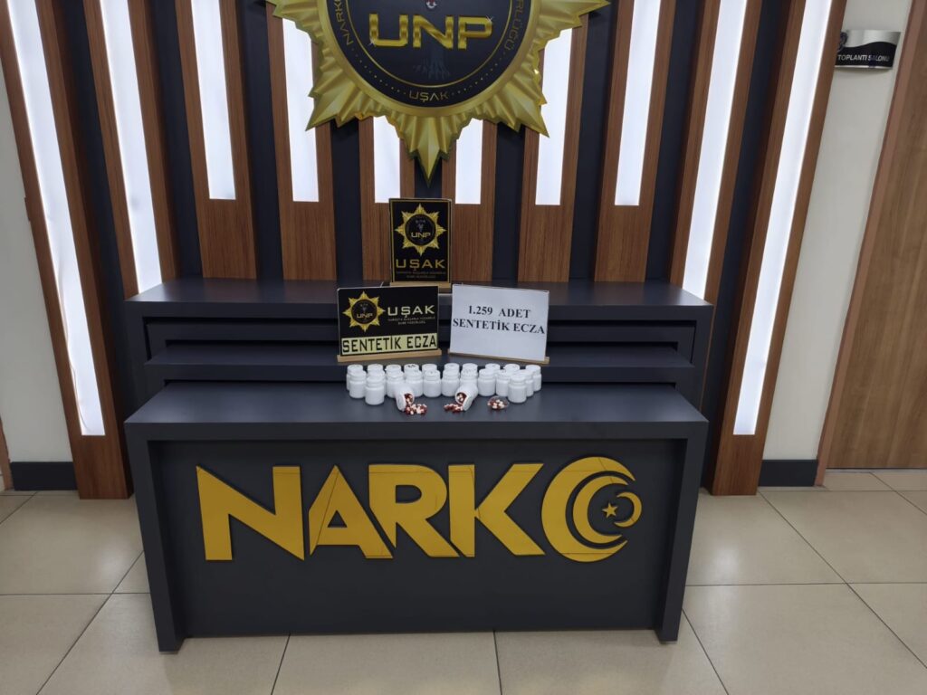 Uşak’ta Uyuşturucuya Büyük Darbe: 9 Şüpheli Tutuklandı, Binlerce Madde Ele Geçirildi - d5d6f046 f308 4d3e ab87 6391d76703fa