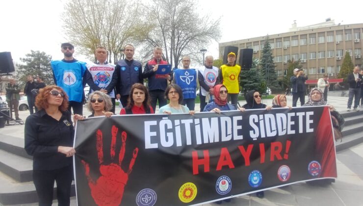 Uşak’ta Eğitim Sendikalarından Ortak Yürüyüş ve Açıklama: Binlerce Kişi Meydanlarda Buluştu