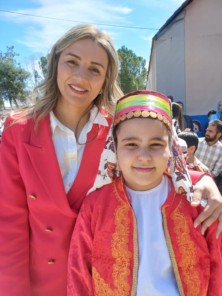 Uşak Aybey İlkokulu’nda 23 Nisan Coşkusu: Geleceğin Teminatı Çocuklar Bayramlarını Gururla Kutladı - e18ec7fd 6990 407b 8c6c faaff6be3317