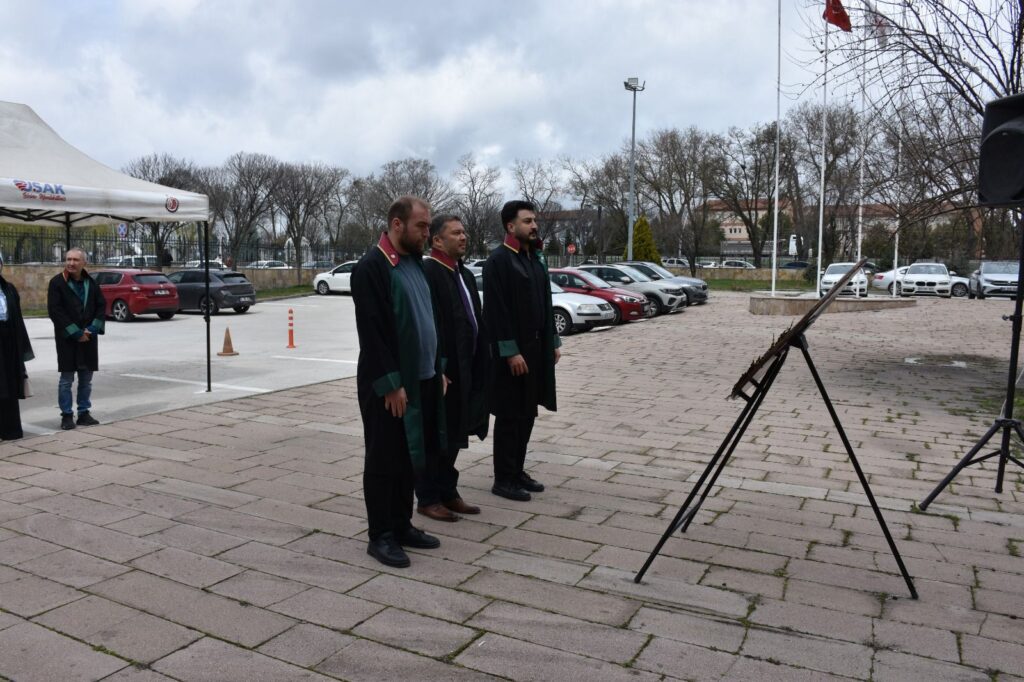 Uşak Barosu’ndan 5 Nisan Avukatlar Günü Mesajı: “Savunma Hakkı, Hukuk Devletinin Temel Güvencesidir” - ec56c256 be74 40a7 96aa c82349dbc33e