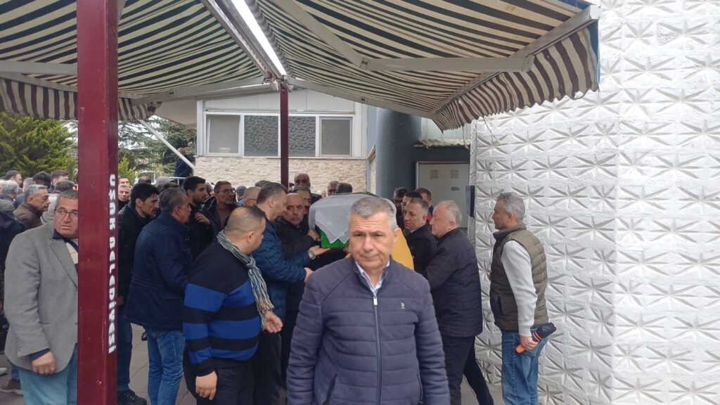 Uşak’ta Gönül Dönmez’e Son Veda: Siyaset ve Basın Dünyası Cenaze Töreninde Buluştu - f435b9ca 6c8f 4183 8de2 f94036f3030b