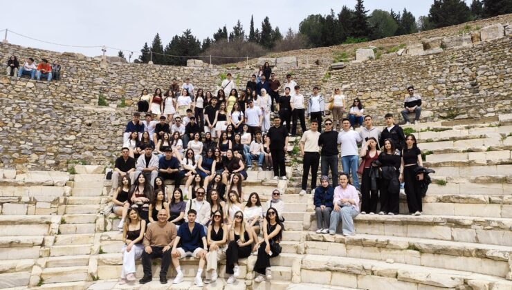 Uşak Lisesi Öğrencileri İzmir’de Tarih, Doğa ve Üniversite Deneyimiyle Buluştu