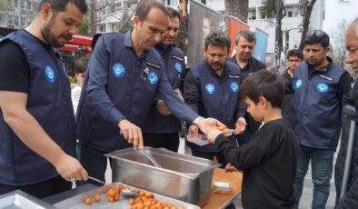 Uşak’ta Eğitim Camiasından Anlamlı Vefa: Hayatını Kaybeden Öğretmen ve Öğrenciler Anıldı