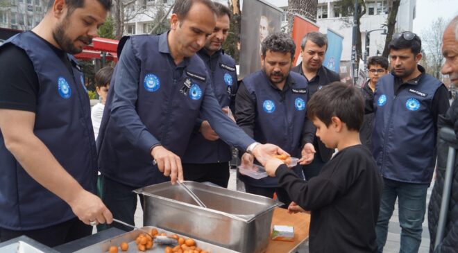 Uşak’ta Eğitim Camiasından Anlamlı Vefa: Hayatını Kaybeden Öğretmen ve Öğrenciler Anıldı