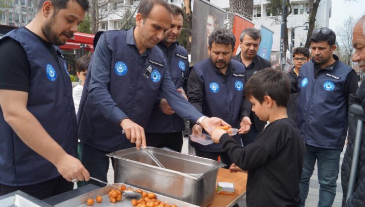 Uşak’ta Eğitim Camiasından Anlamlı Vefa: Hayatını Kaybeden Öğretmen ve Öğrenciler Anıldı