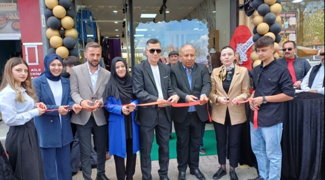 Uşak’ta Yeni Bir Girişim: Diva Moda Evi Görkemli Törenle Hizmete Açıldı