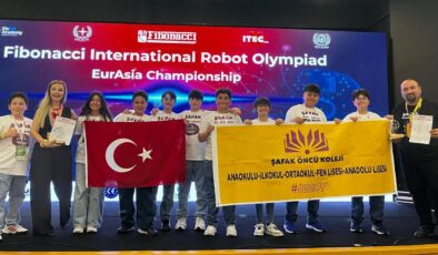 Uşak’tan Uluslararası Arenaya: Şafak Öncü Koleji Robotik Takımları Avrasya Şampiyonu Oldu