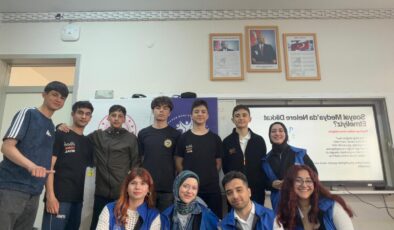 Dezenformasyona Karşı Bilinçli Gençlik: Uşak’ta Farkındalık Eğitimi Düzenlendi