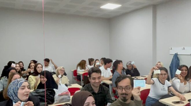 Uşak Üniversitesi Öğrencilerinden Gençlere Yönelik Dijital Farkındalık Projesi