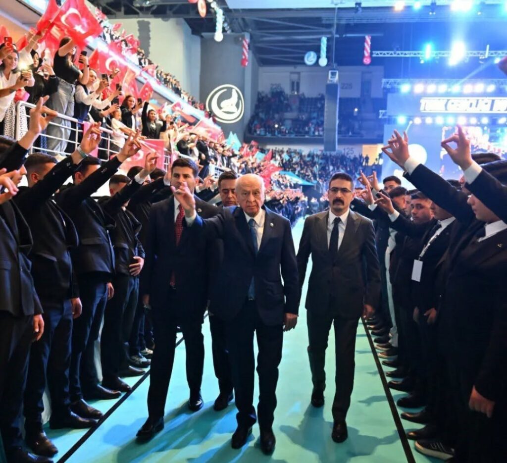 Türk Gençliği Büyük Kurultay’a Yürüyor: Ülkücü Hareketten Güç ve Birlik Mesajı” 3 Türk Gençliği Büyük Kurultay’a Yürüyor: Ülkücü Hareketten Güç ve Birlik Mesajı” - 683757602 18441977152137386 1284648981392067987 n