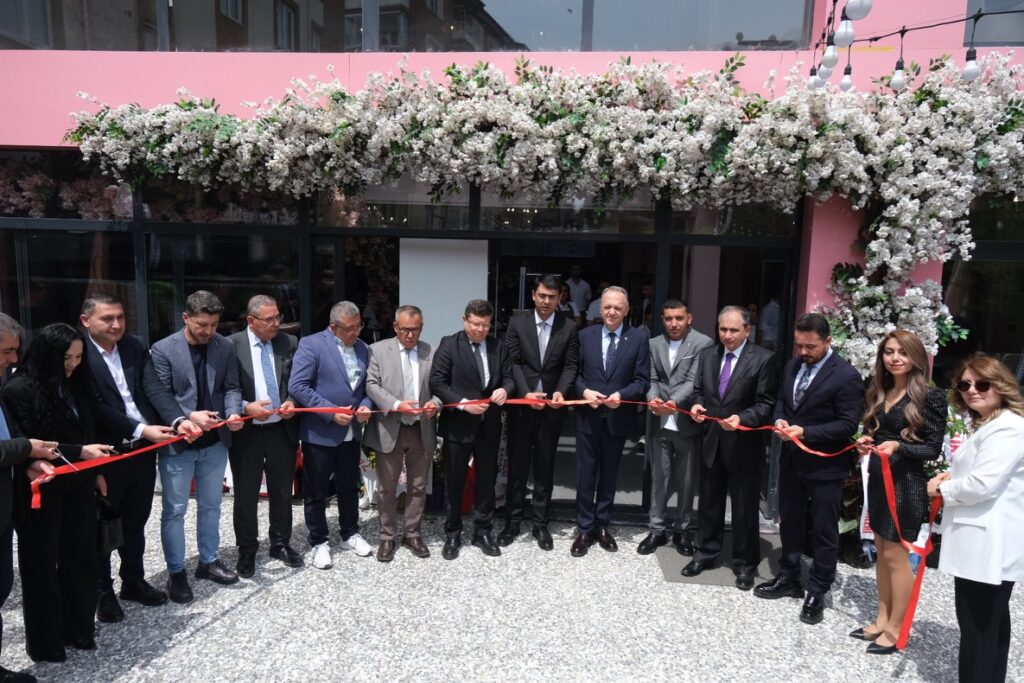 Uşak’ta Pink House İşletmesi Görkemli Törenle Hizmete Açıldı 4 Uşak’ta Pink House İşletmesi Görkemli Törenle Hizmete Açıldı - 687794861 18591757873006744 8133338817962096599 n