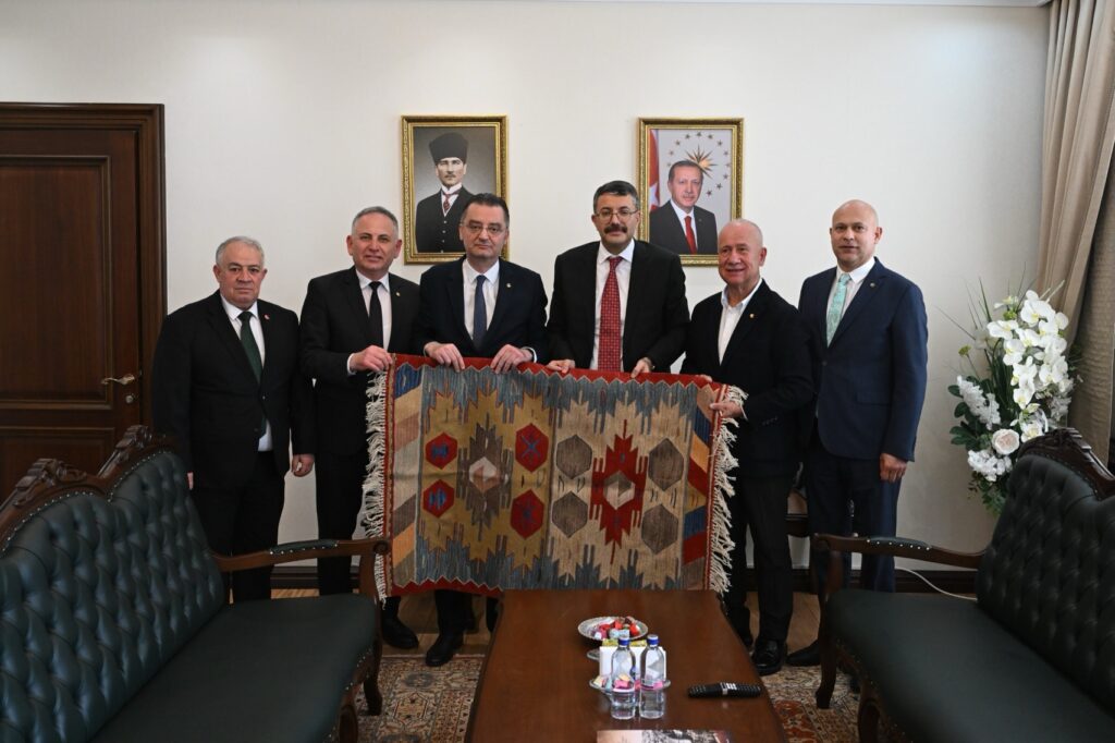 Uşak İş Dünyasından Ankara Çıkarması: Bakan Yardımcısı Ali Çelik’e Nezaket Ziyareti - 702836634 18365328028230063 5411733317045271545 n